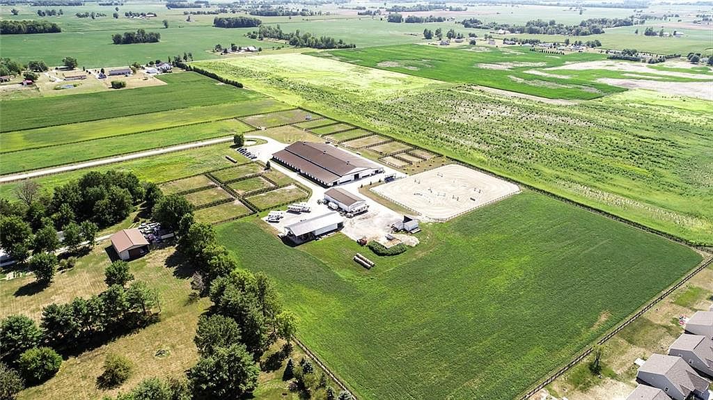 Hunter Jumper Barn in Indiana Three Ships Horse Boarding